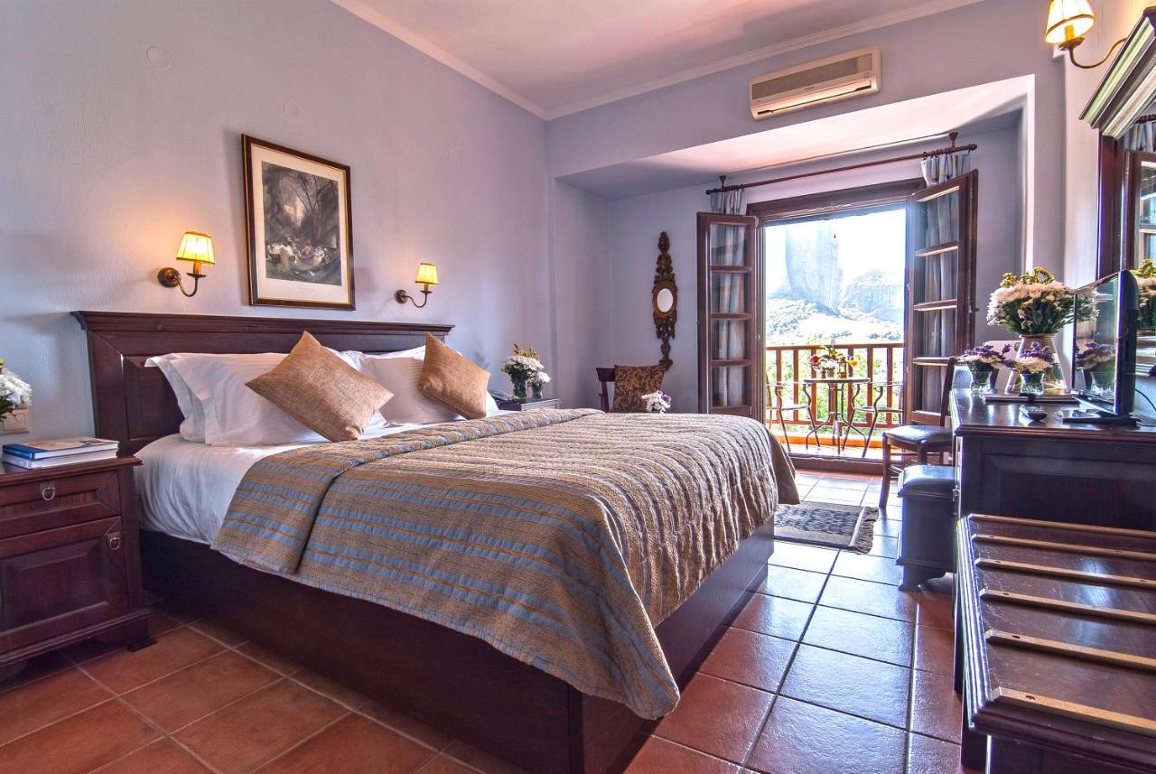 Hotel Doupiani House